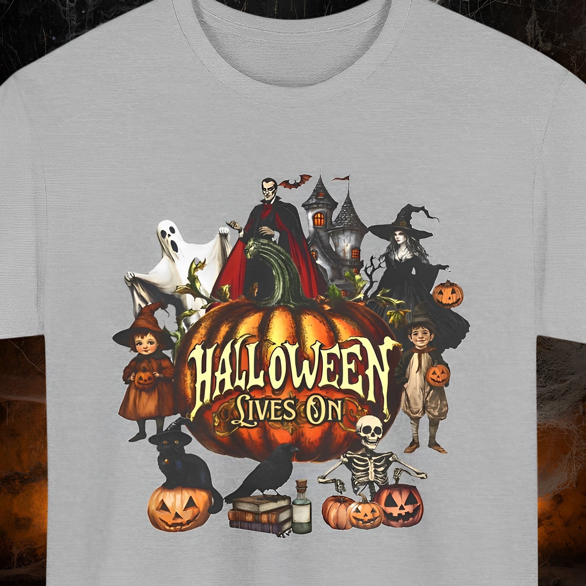 Retro Halloween Pumpkin T-Shirt - Halloween Lives On - Boo and Bewear