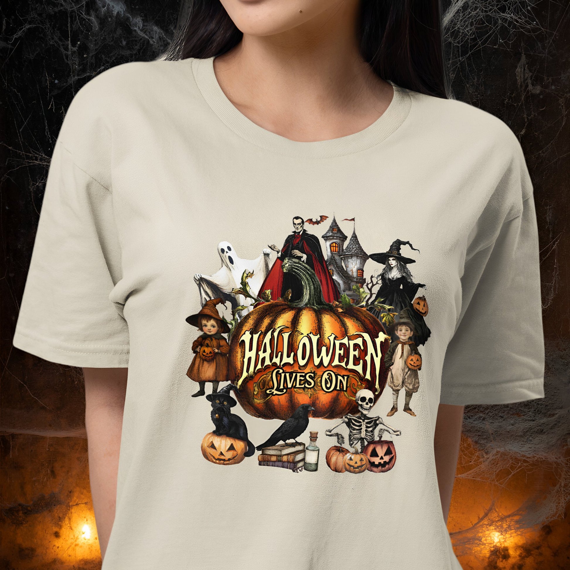 Retro Halloween Pumpkin T-Shirt - Halloween Lives On - Boo and Bewear